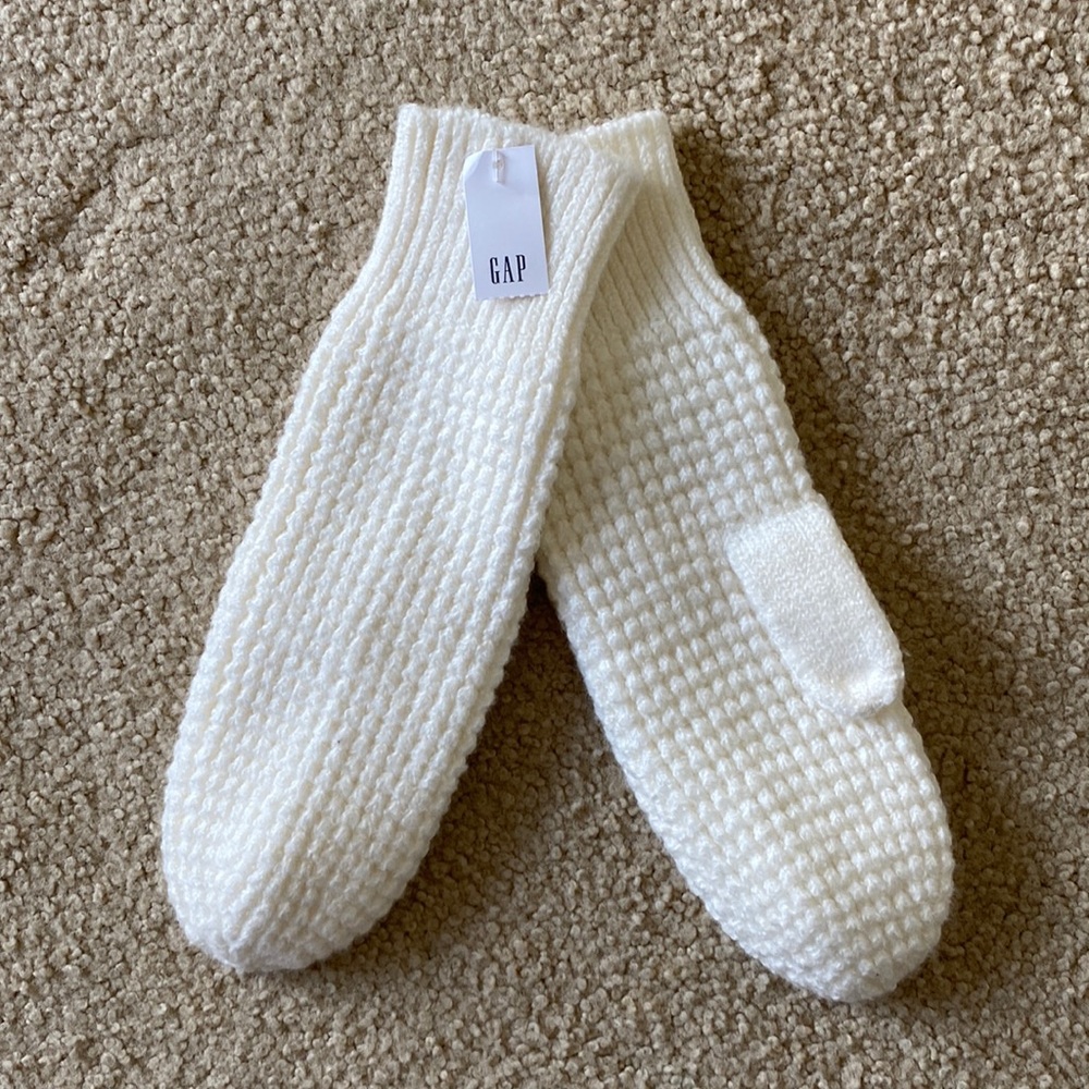Gap White Knitter Gloves